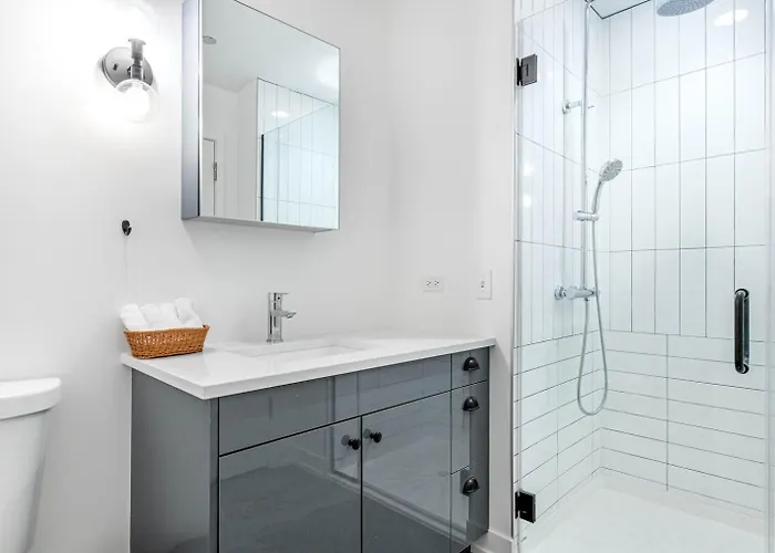 Uptown 1br W Gym Rooftop Pool 2 Blocks To L Chi-383 * Чикаго